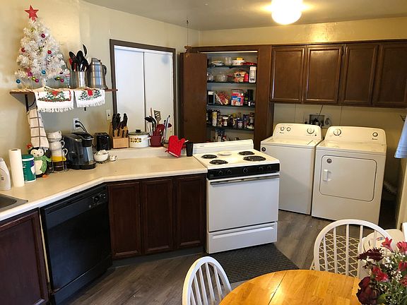 5th image of 405 N Hillsdale Dr
