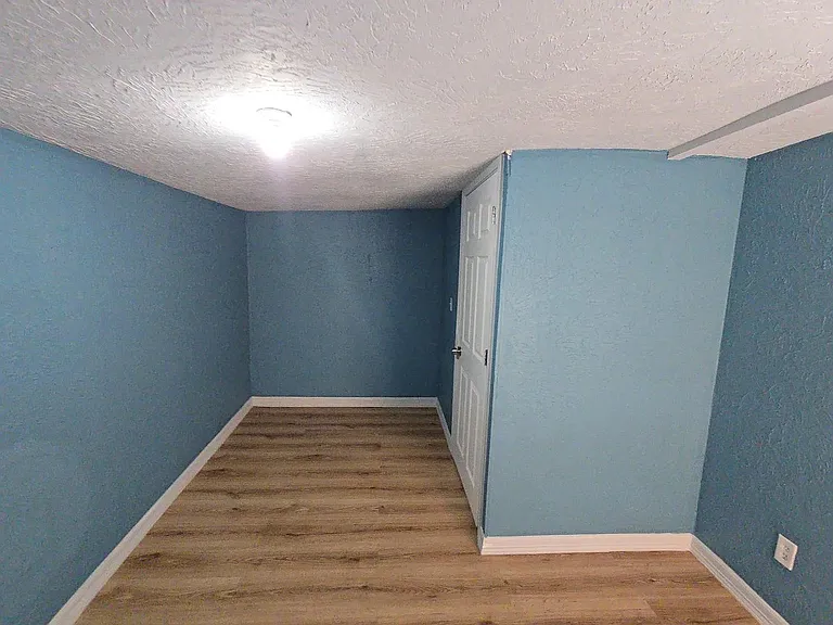 9010 Linda Vista Rd #B — Photo 5