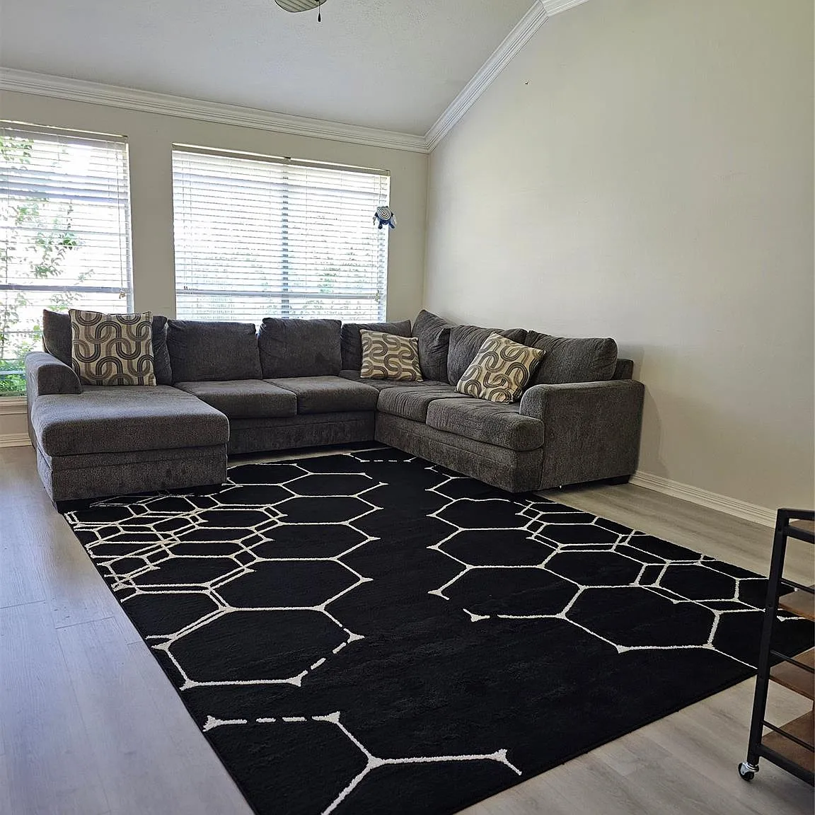 3 bed, 2.0 bath, 1501 sqft, $2,000 — Photo 4