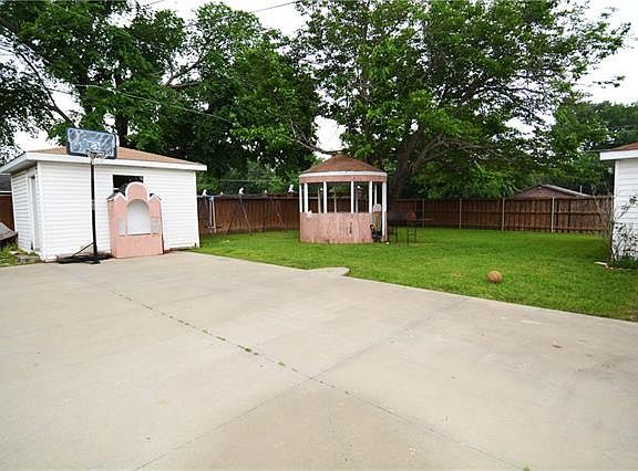 4th image of 1802 Dorothy Dr
