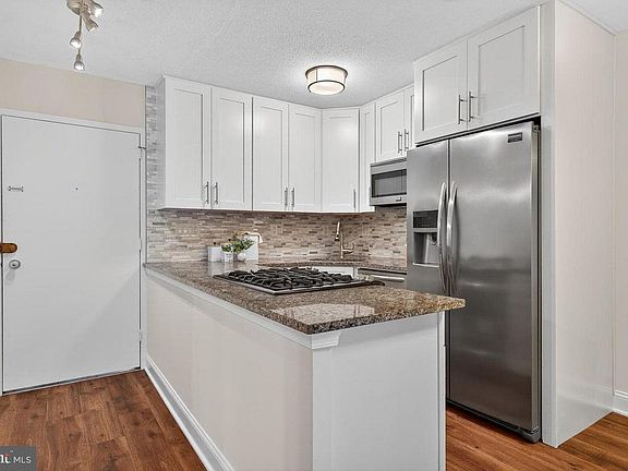 5th image of 2201 L St NW APT 316