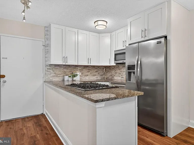 2201 L St NW #316 — Photo 5
