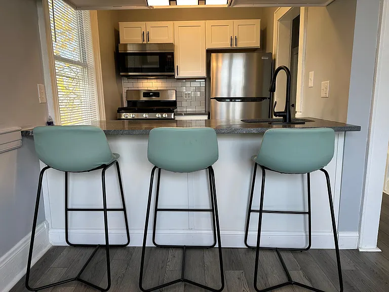 403 Oak St #3 — Photo 6