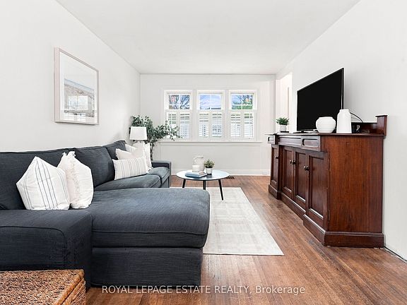 3rd image of 72 Manderley Dr
