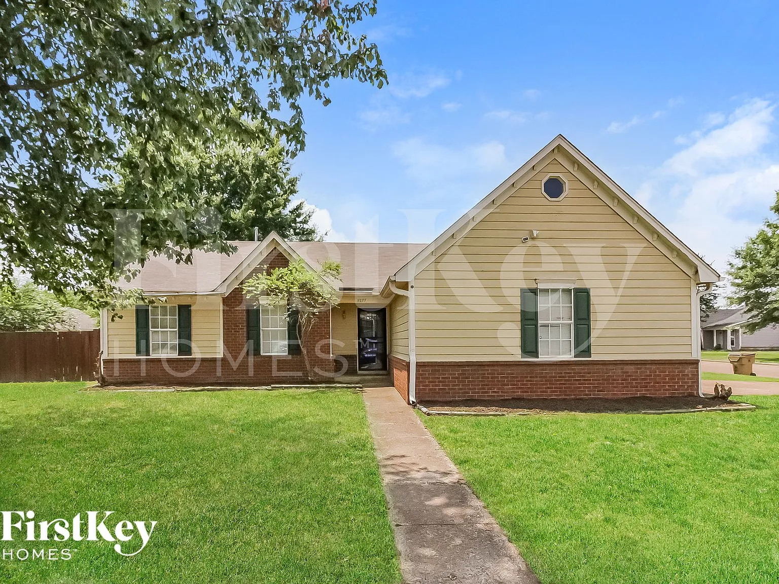 3 bed, 2.0 bath, 1492 sqft, $1,745 — Photo 1