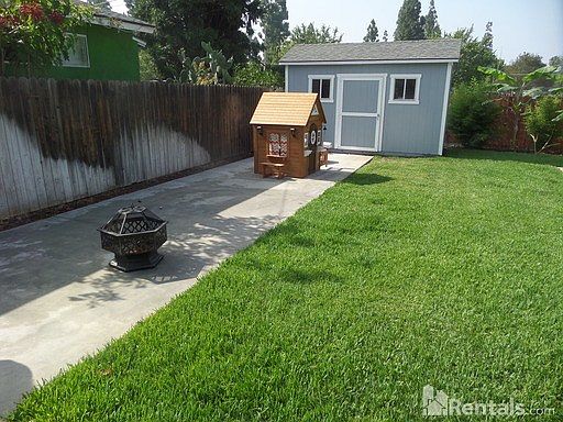 4th image of 424 Jacaranda Pl