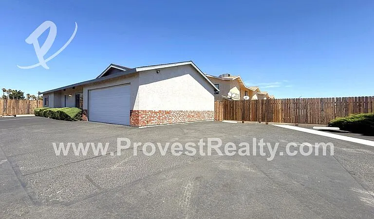 8914 I Ave #D — Photo 2