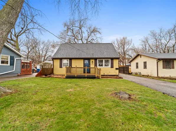 2906 Sampson St, Des Moines, IA 50313