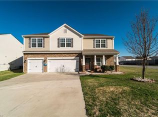 3275 Grandview Club Rd, Pfafftown, NC 27040