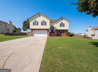 5355 Queen Ester Ct, Ellenwood, GA 30294
