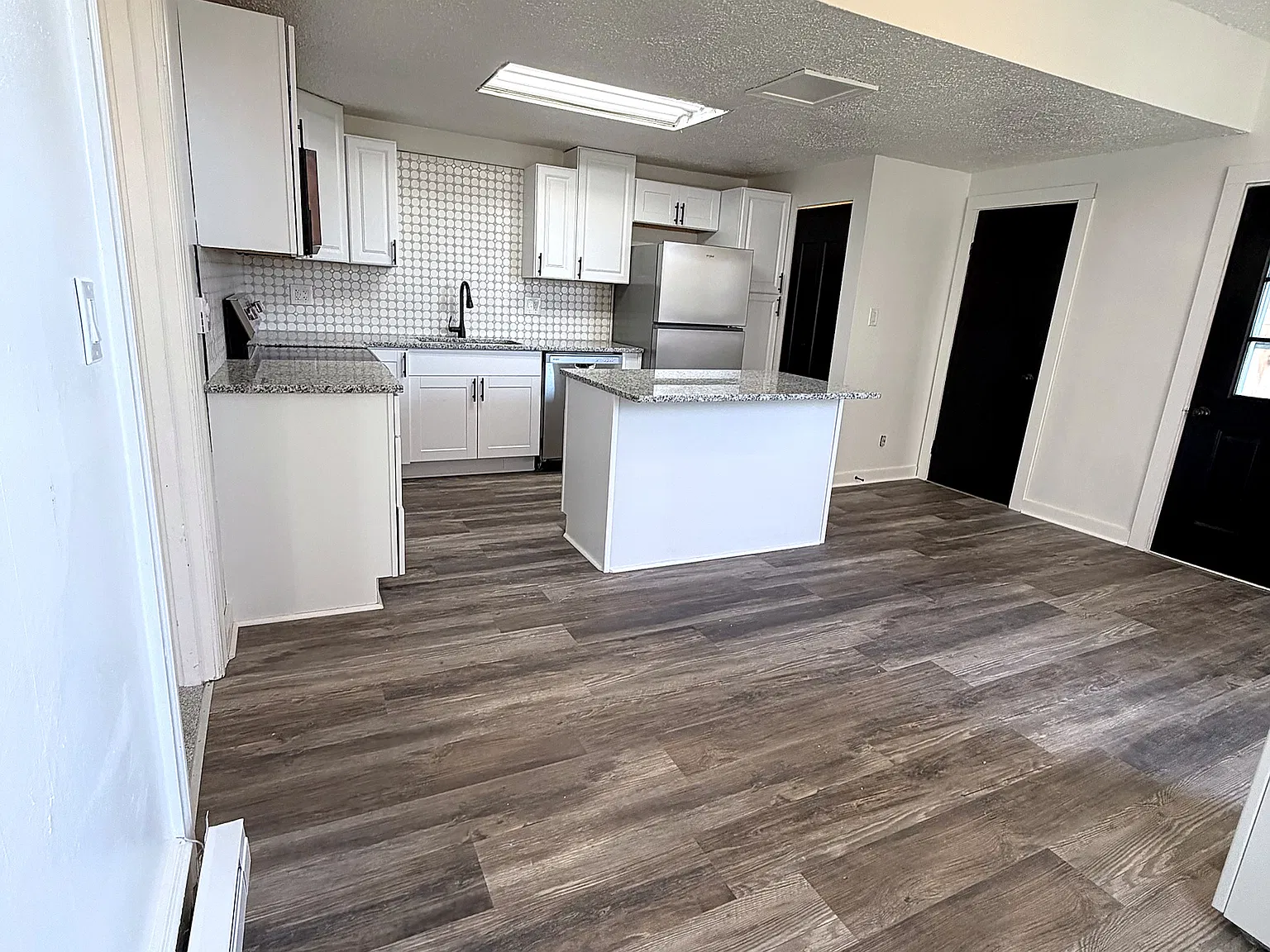 1 bed, 900 sqft, $895 — Photo 4