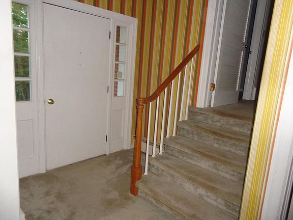 2nd image of 114 Oakview Dr