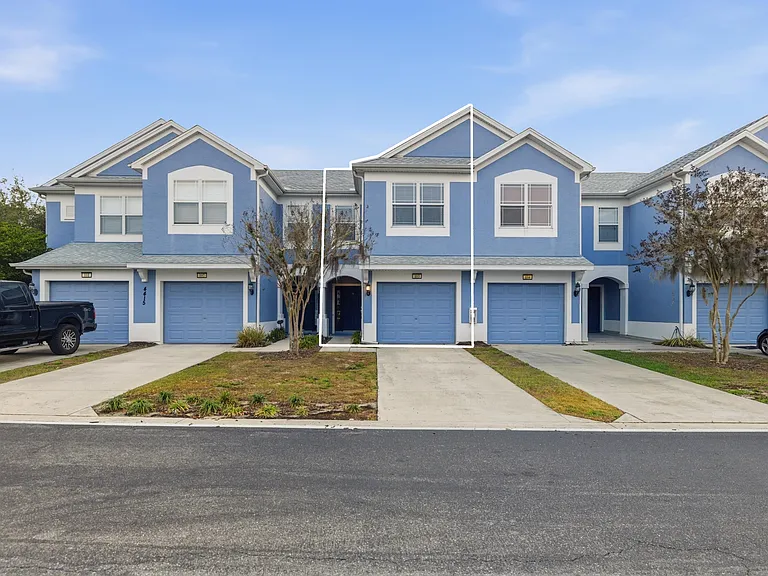 4415 SW 52nd Cir #1-103 — Photo 1