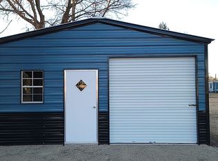 131 E 3rd St, Chapman, KS 67431