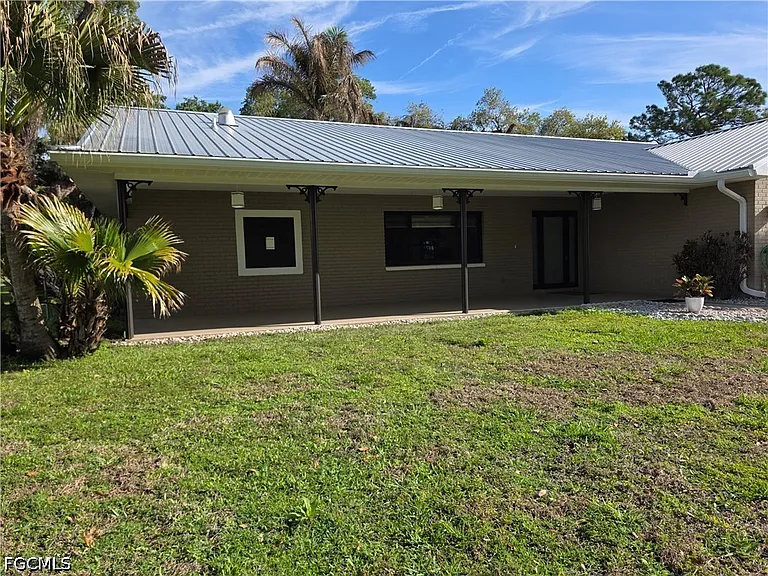 1250 Riverbend Dr — Photo 18