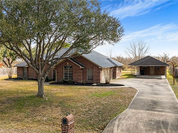 2nd image of 390 Park Ln