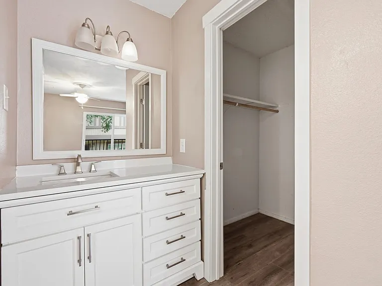 2124 Burton Dr #204 — Photo 16