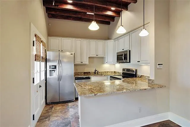 1 bed, 1.0 bath, 695 sqft, $1,850 — Photo 3