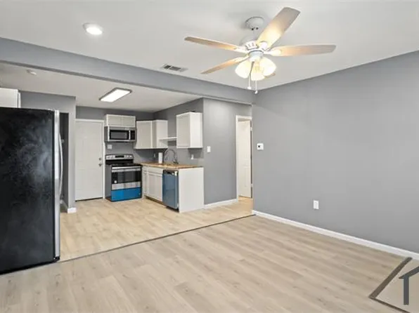 903 Hester St, Arlington, TX 76011