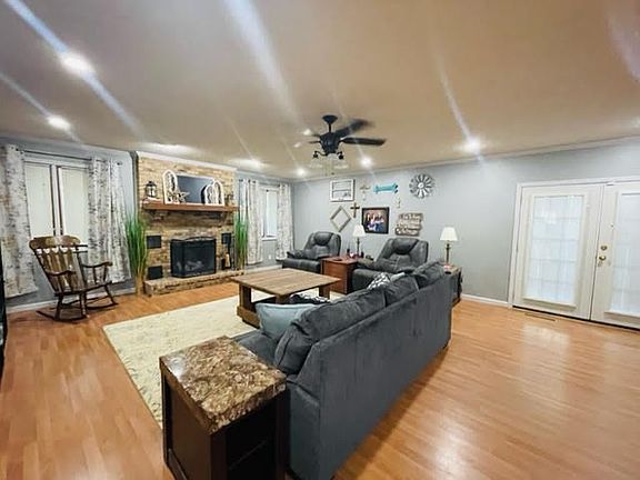 2nd image of 365 Clifty Village Ln