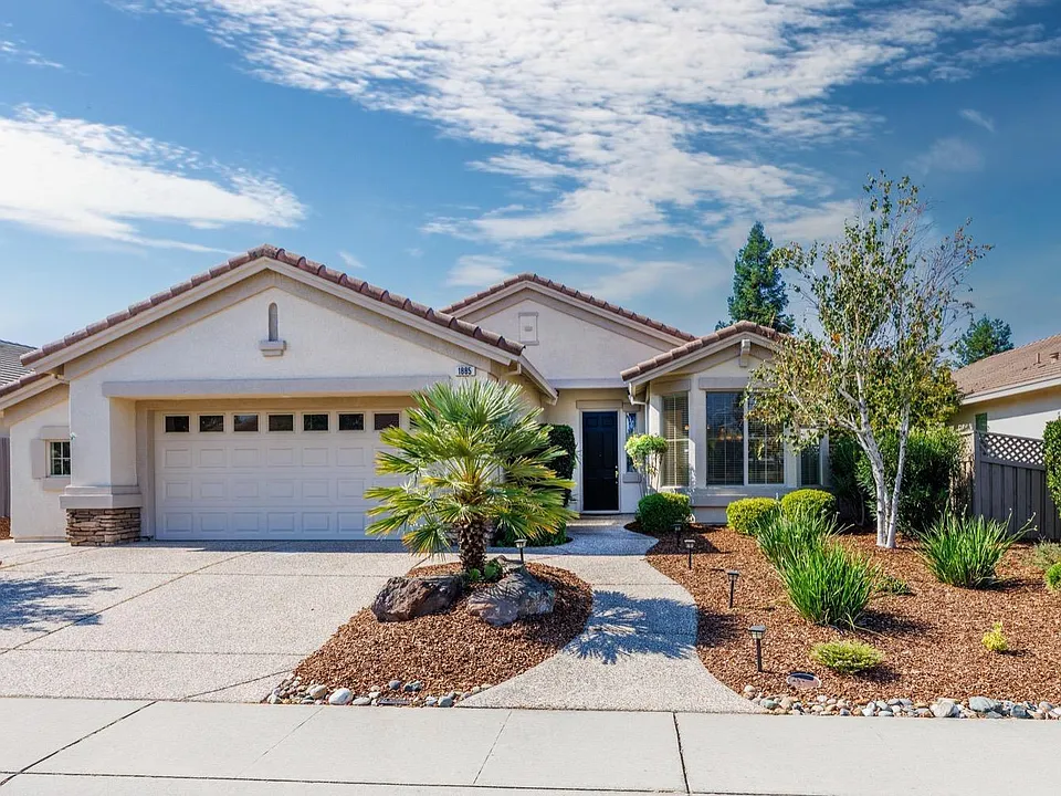 1885 Monument Dr