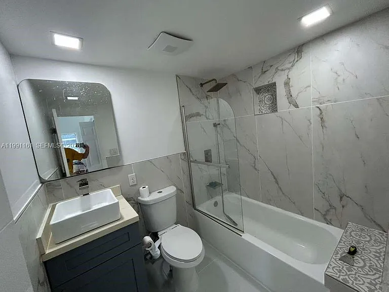 2242 Polk St #2 — Photo 12