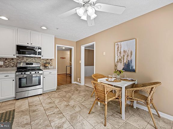 5th image of 206 Colgate Dr