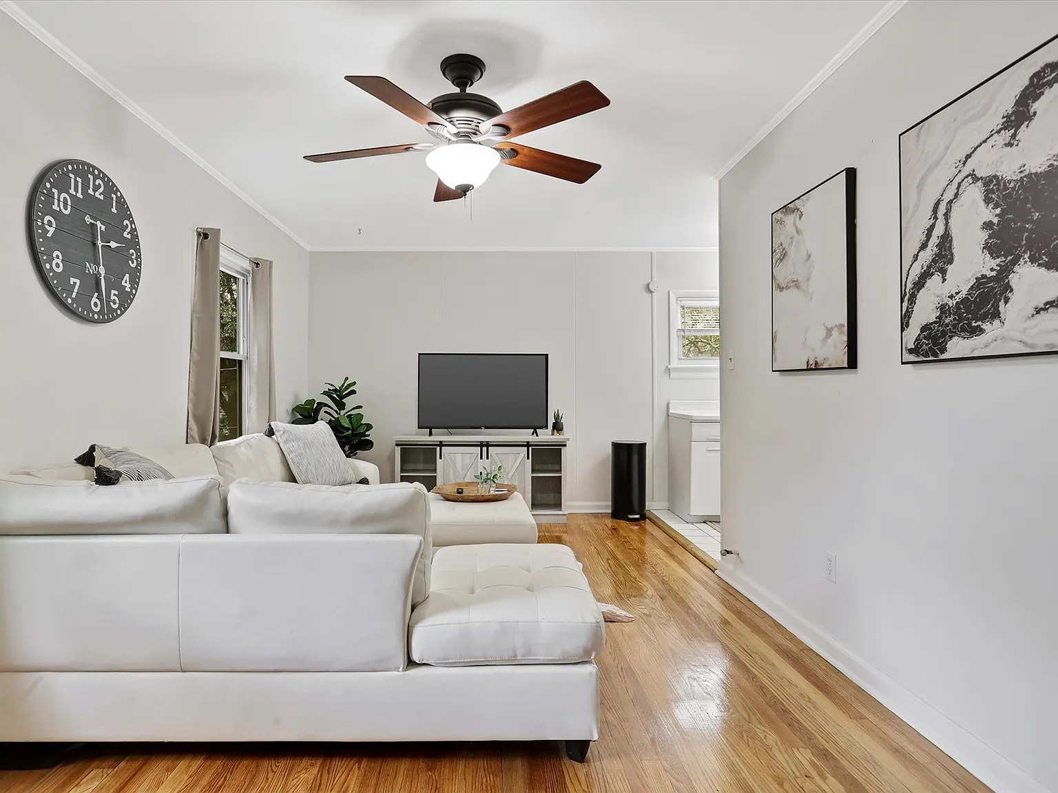 1 bed, 500 sqft, $1,700 — Photo 2