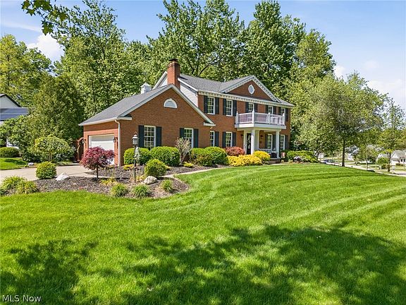 3rd image of 4756 Fox Run Dr