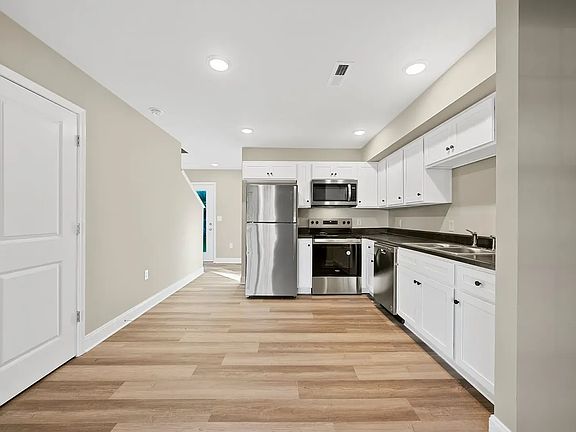 2nd image of 1316 Nutwood St #B