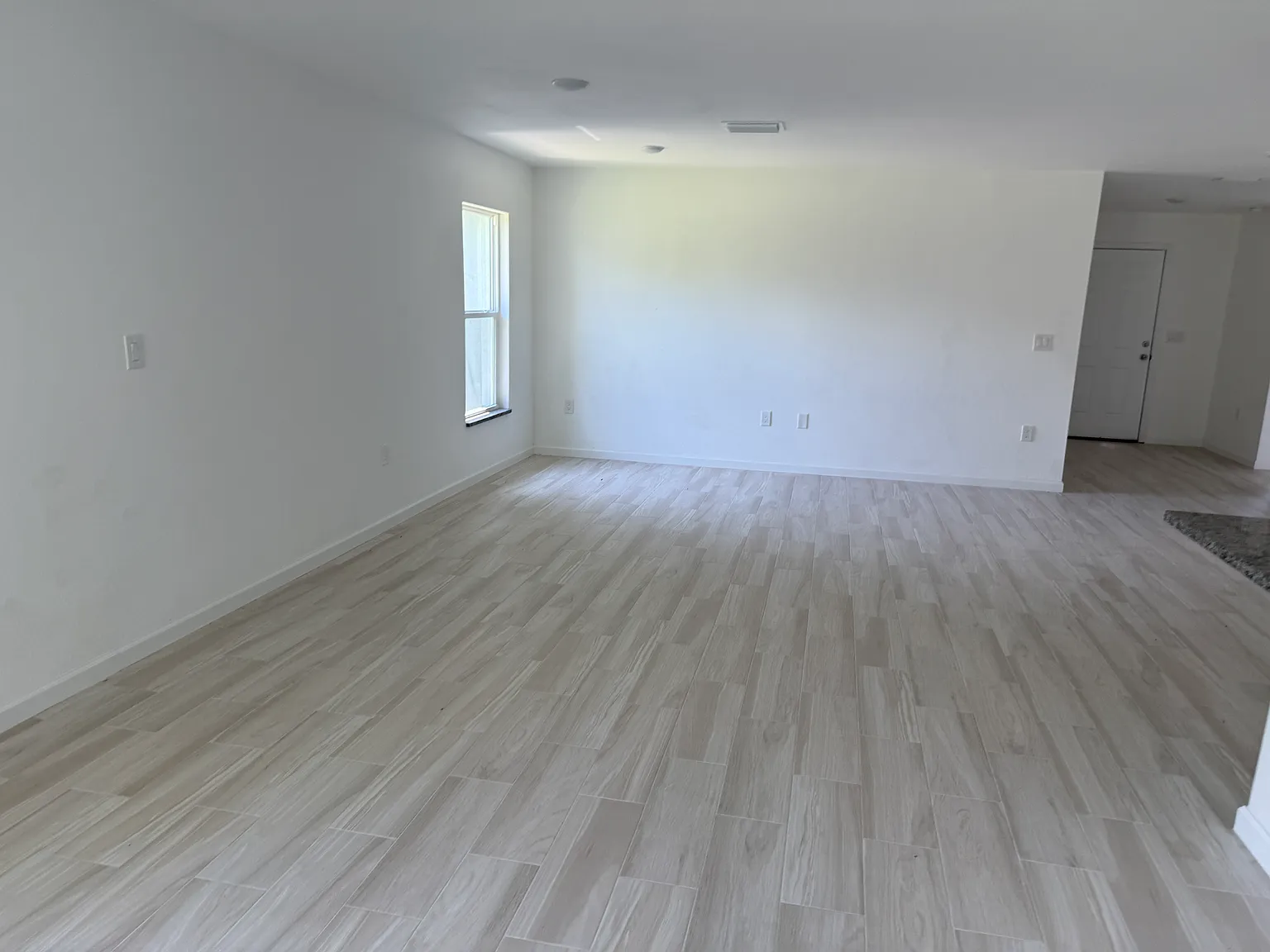 4 bed, 1800 sqft, $2,100 — Photo 3