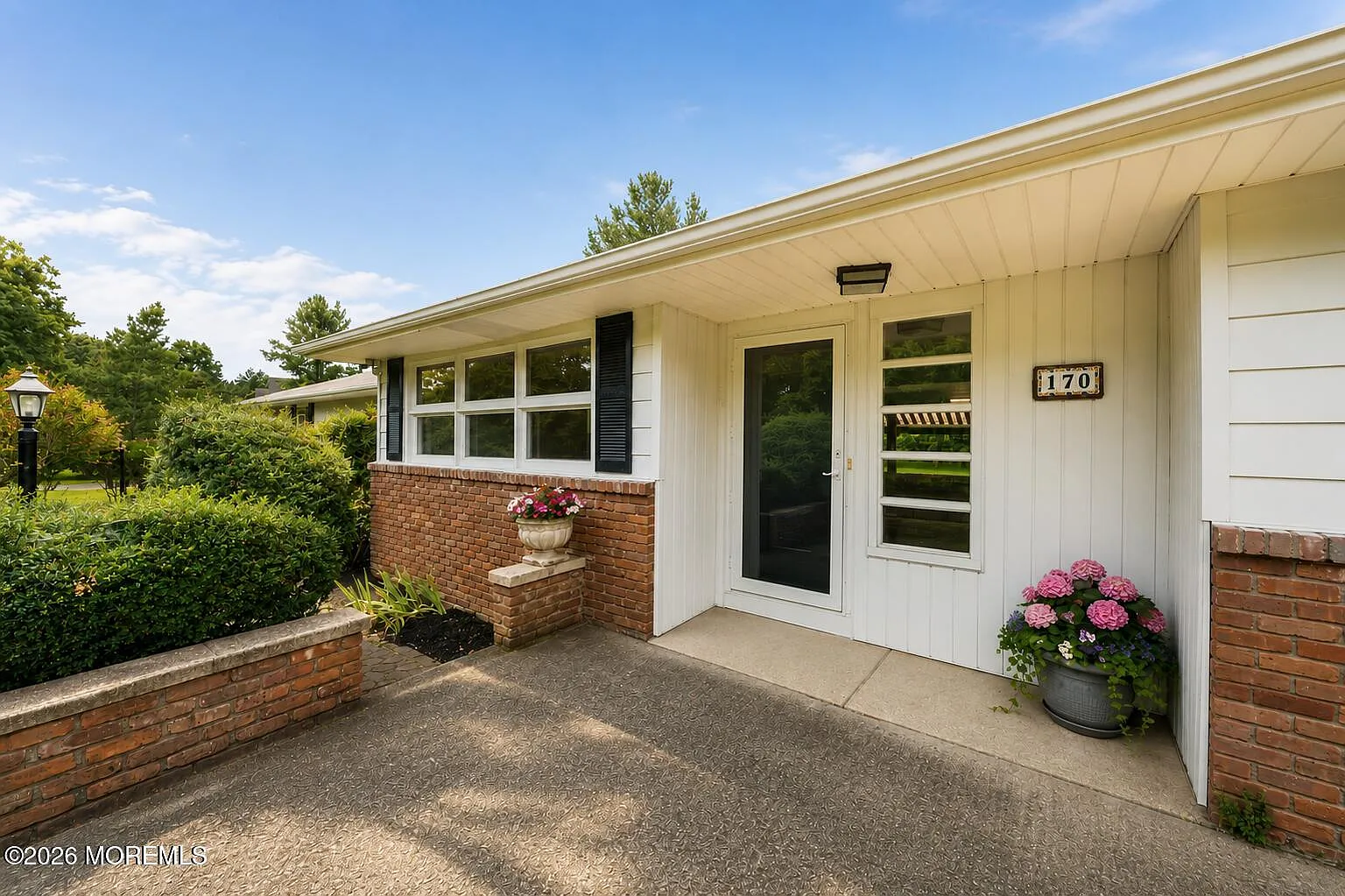 5 bed, 3.5 bath, 2934 sqft, $7,800 — Photo 1