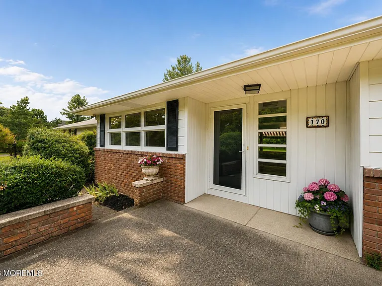 170 Bingham Ave — Photo 1