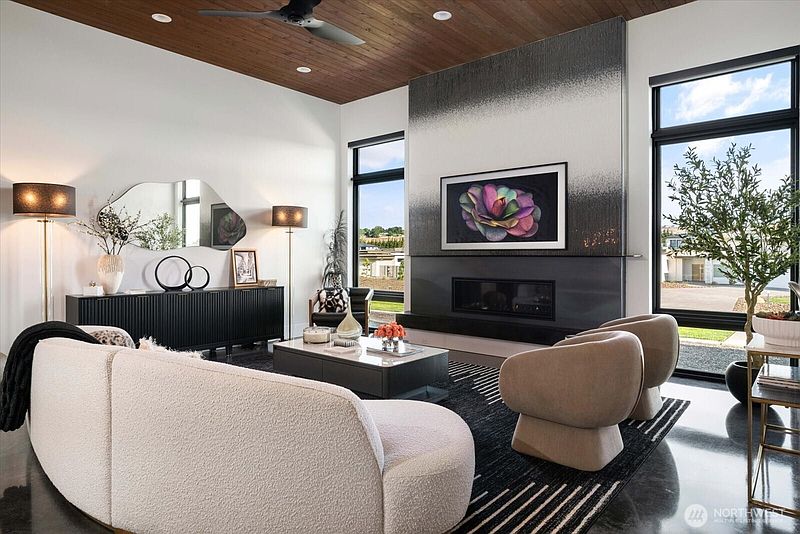 4th image of 104423 E Addison Avenue
