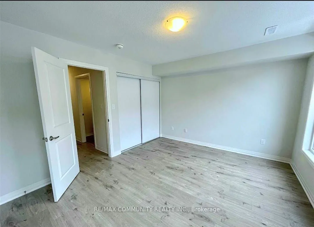 4 bed, $2,880 — Photo 4
