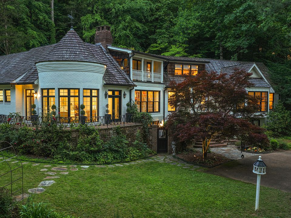 65th image of 590 Springhill Dr NE