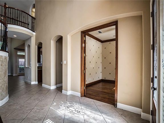 5th image of 5815 Crescent Ln