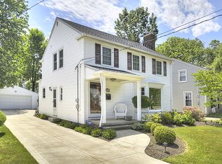 18975 E Shoreland Ave, Rocky River, OH 44116