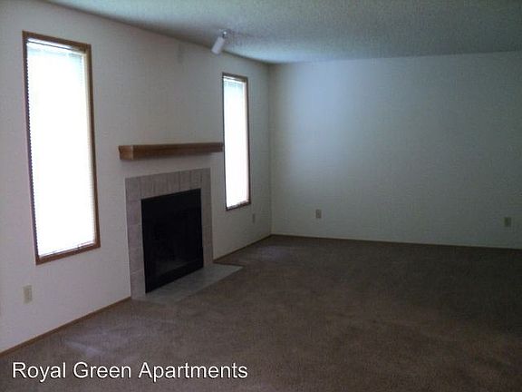 3rd image of 3811 NE Royal View Ave #B10