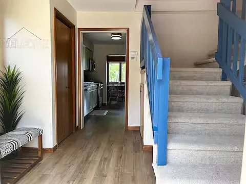 5666 E Jefferson Ave — Photo 5