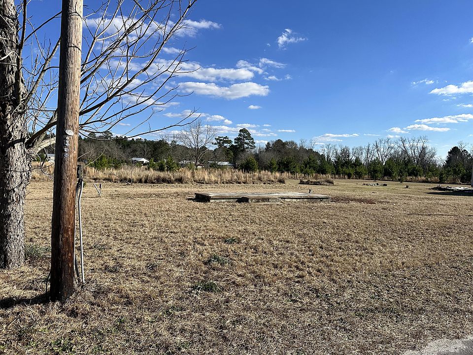 2nd image of 402 Roberson Rd