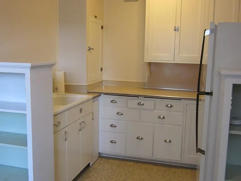 704 W 6th Ave #202 — Photo 6