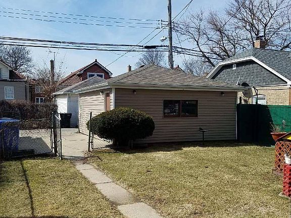 5th image of 6726 N Artesian Ave #1