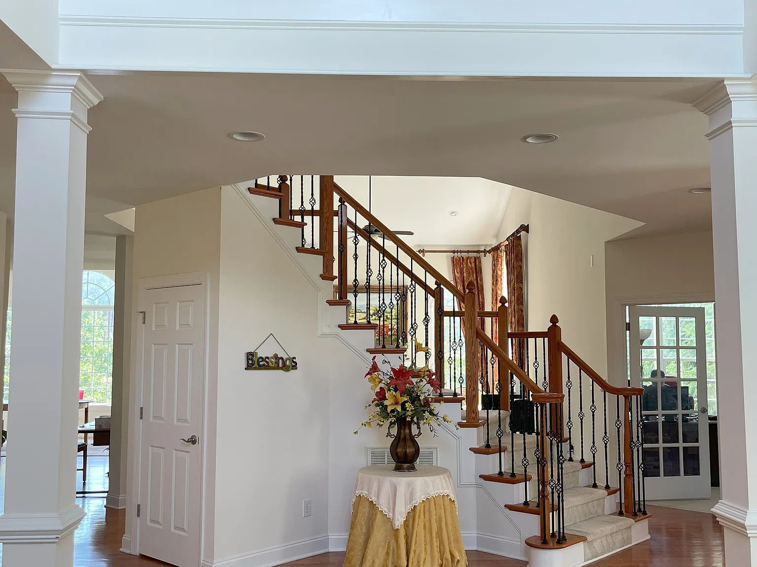 5 bed, 4.5 bath, 4718 sqft, $4,800 — Photo 4
