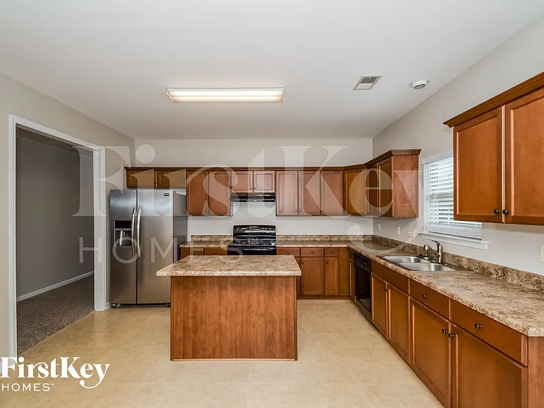 1254 Easterwood Blvd — Photo 5
