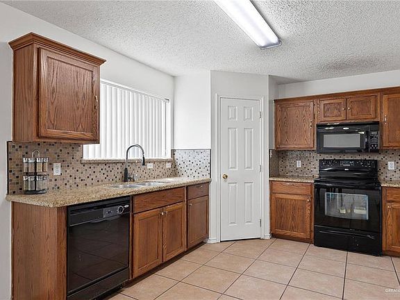 5th image of 9414 N 29th Ln
