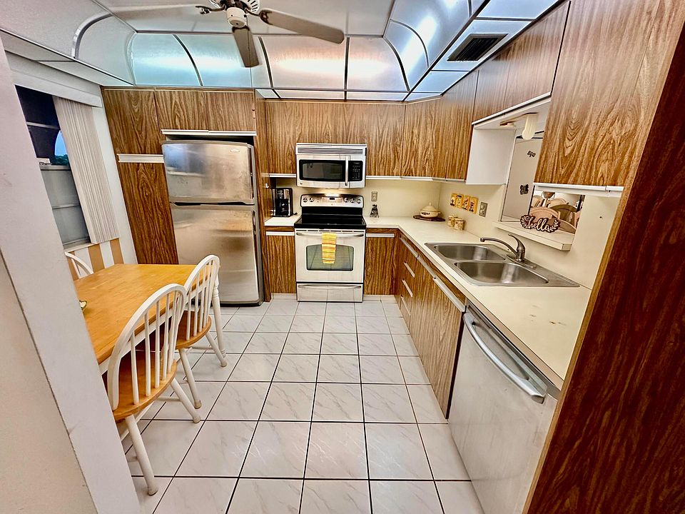 1st image of 2004 Granada Drive #L4