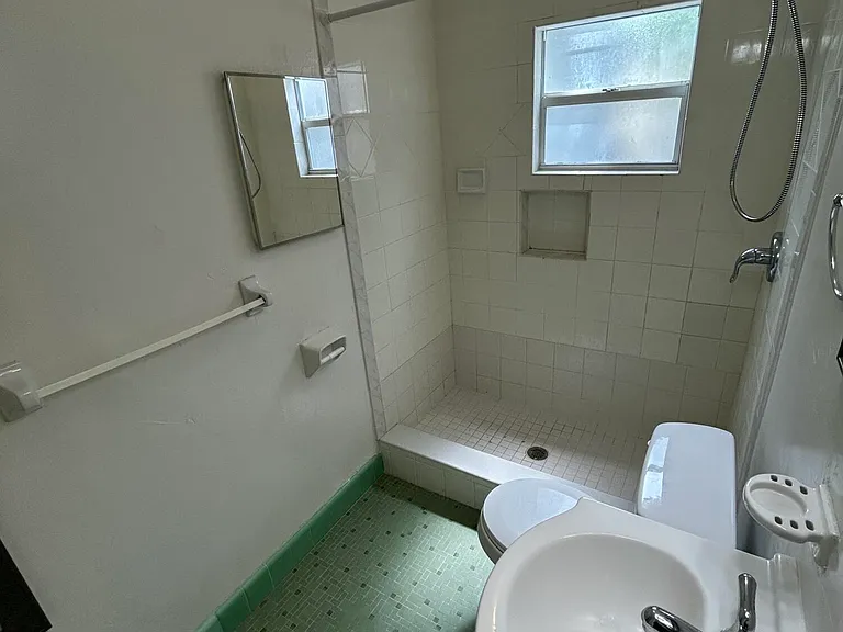 710 SE 16th St #A — Photo 10