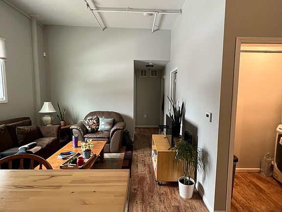 4th image of 1901 Fillmore St NE APT 1