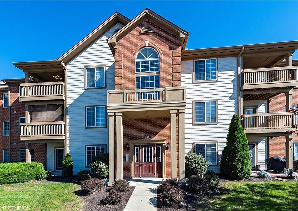1st image of 8921 Hunters Creek Dr APT 104